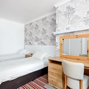 Zimmer mit zwei Einzelbetten